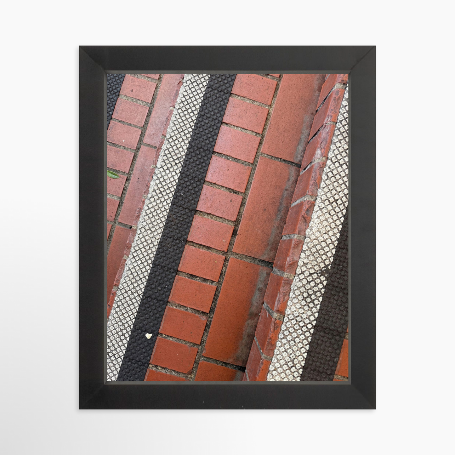 8" x  10" / Black / No Mat