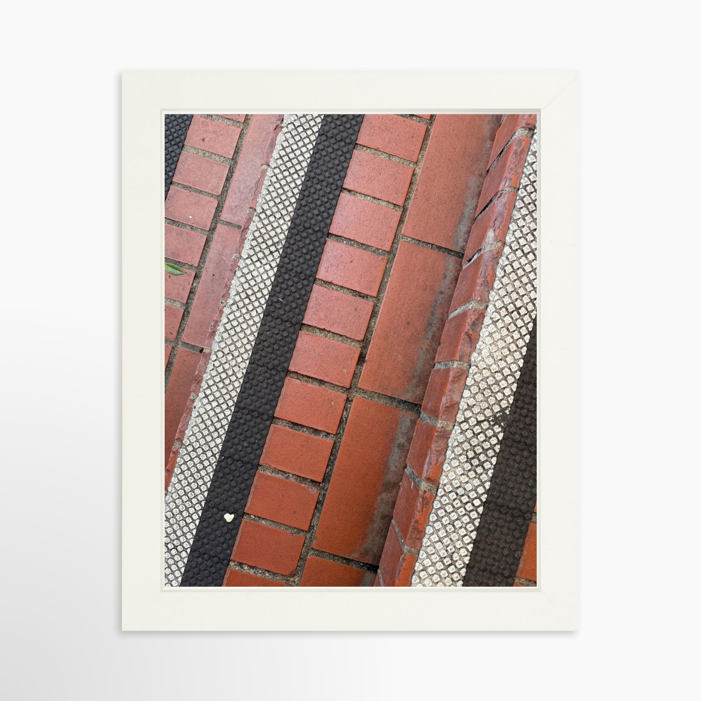 8" x  10" / White / No Mat